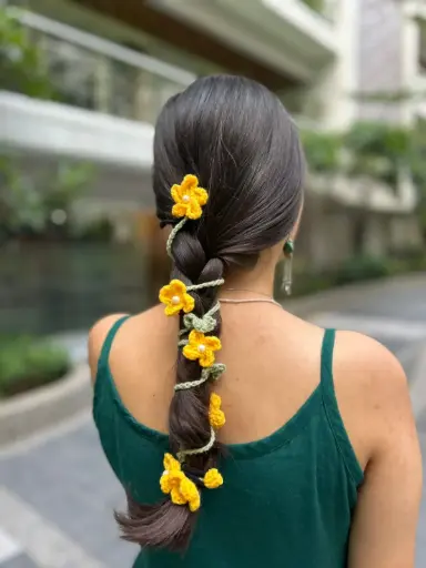 Choti bandh daisy (yellow)